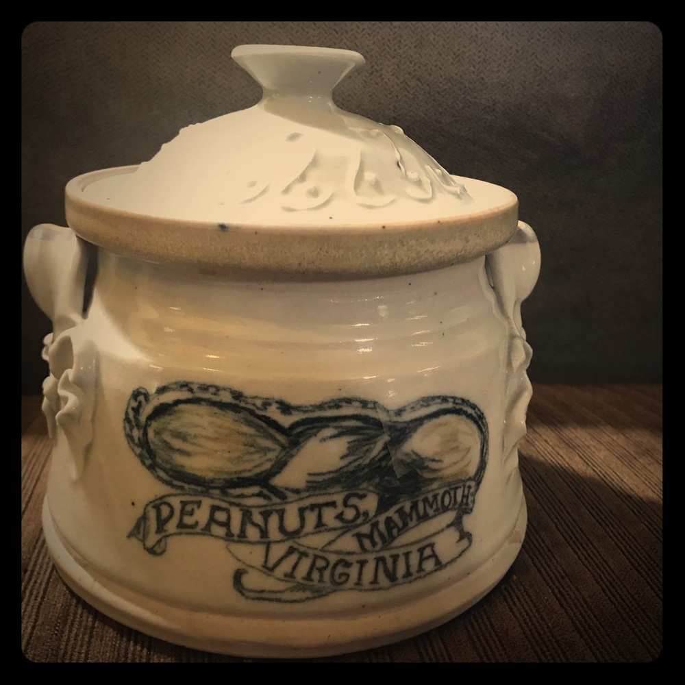 VIRGINIA PEANUTS CROCK!! Rare find, great deal!
